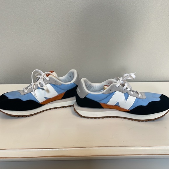 New Balance 237 - Picture 3 of 6